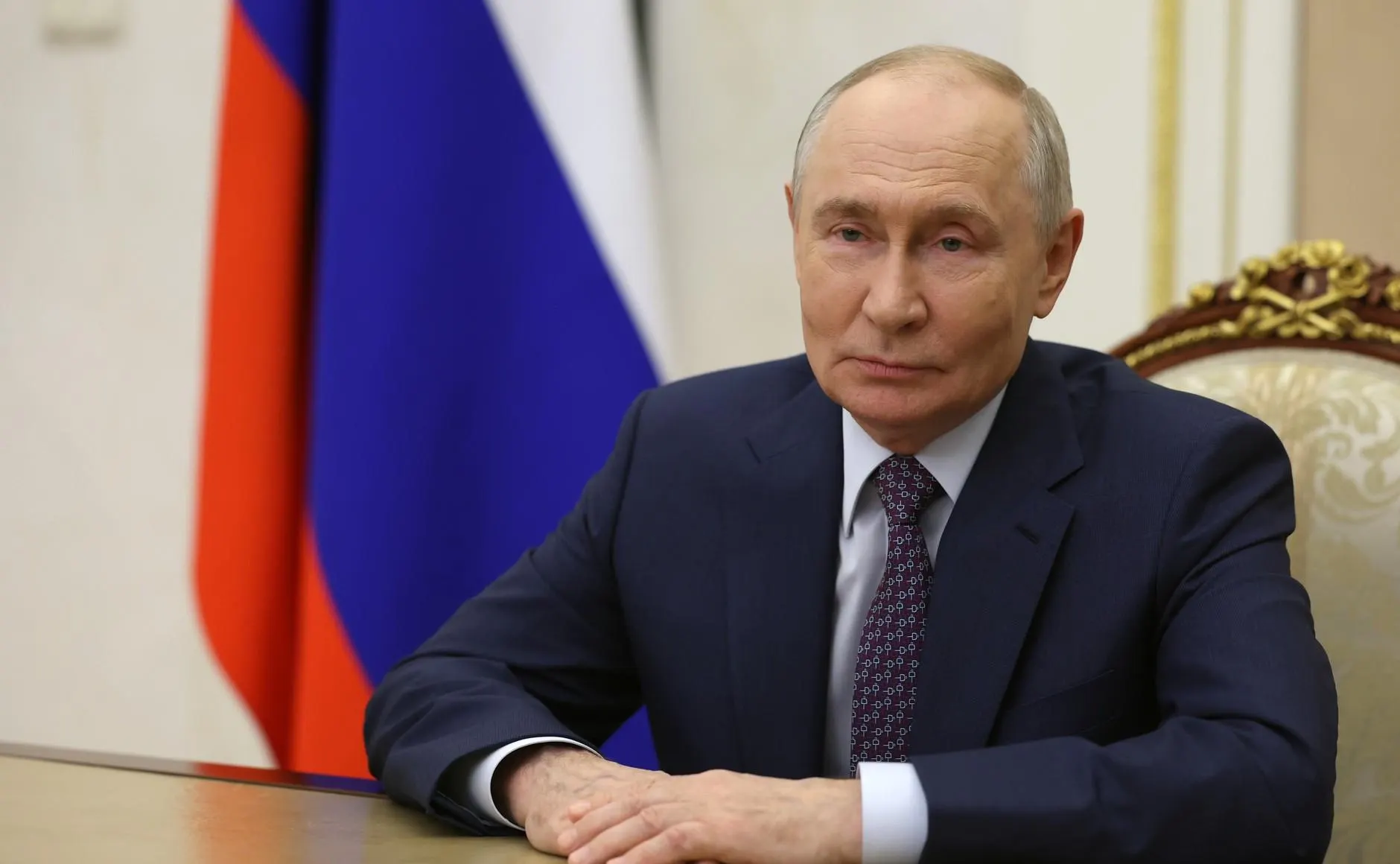 Президент поздравил педагогов с профессиональным праздником и отметил важность их труда для страны.