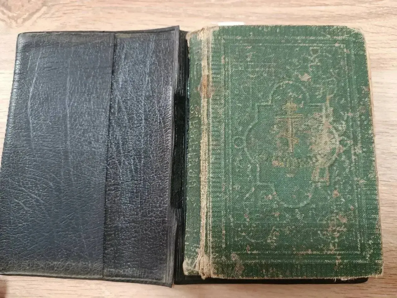 Псалтырь 1895 года, икона Николая Чудотворца и Евангелие 1914 года стали новыми экспонатами краеведческого музея Шилки благодаря семейной передаче реликвий.