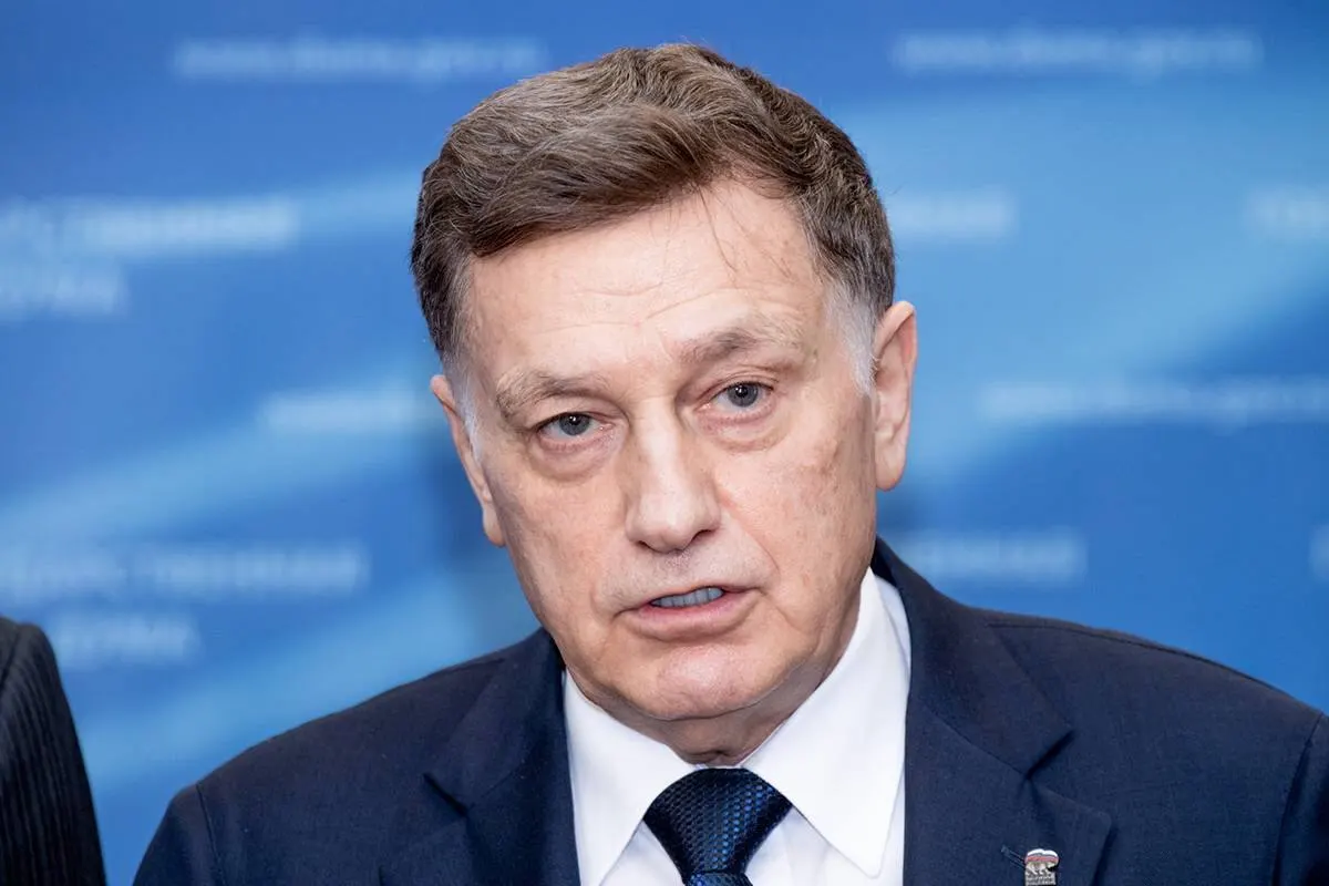 Расследование выявило маршруты и стоимость командировок политика, его связь с регионами Санкт-Петербург и Чувашия и влияние на парламентские назначения.
