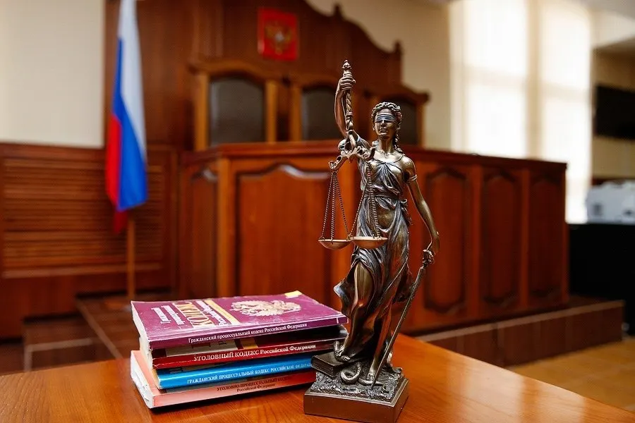 Прокуратура требует возмещение почти 400 тысяч рублей в отношении калининградской школы за травмы 12-летней ученицы, полученные на перемене.
