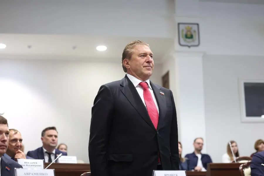 Сенатор Александр Ярошук заявил, что никаких действий в отношении Калининградской области не планируется, это лишь риторика вокруг проведения СВО. Он продолжит работу в оборонном комитете.
