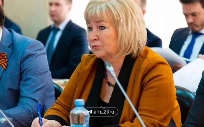 Елена Вторыгина стала специальным уполномоченным губернатора по взаимодействию с федеральными органами власти Архангельской области; она продолжит работу над проектами региона и сотрудничество с Поморским землячеством в Москве.