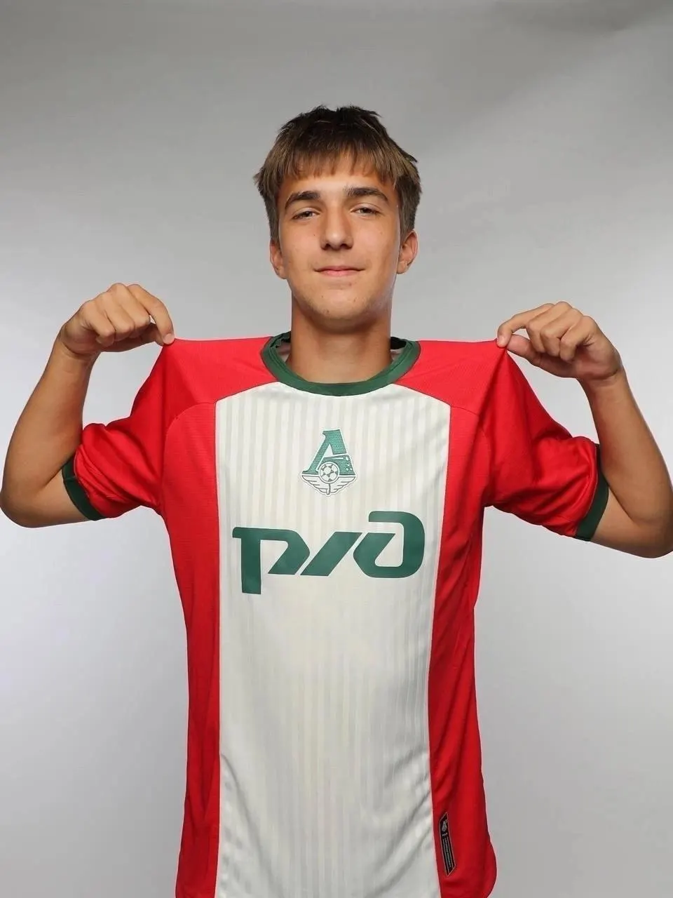 Егор Люсин вошёл в состав сборной России на чемпионат мира и фестиваль ФИФА U-15. Турнир пройдёт с 22 по 31 октября в Азербайджане. Матчи будут играть в формате 8 на 8.