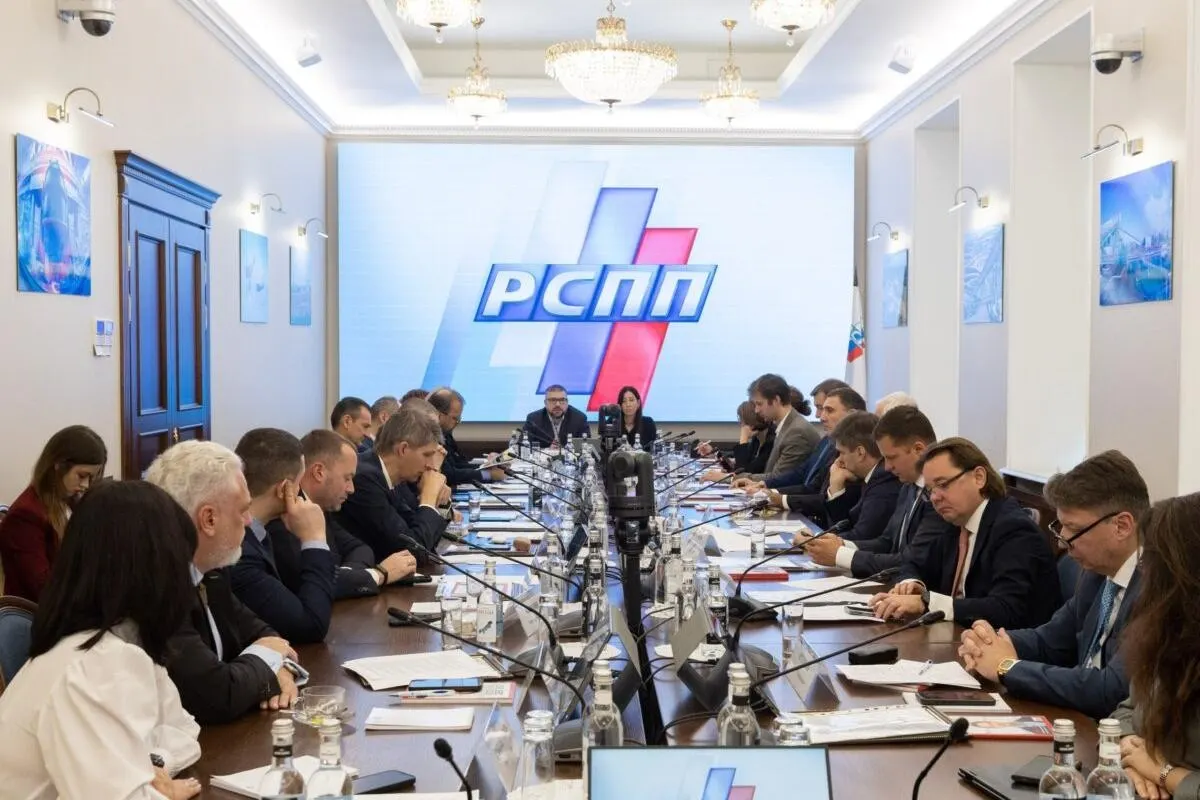 Российский союз промышленников и предпринимателей выразил возражения против предполагаемого Минфином налога на сверхдоход для добывающих компаний в 2027–2029 годах, назвав механизм рискованным для инвестиционной дисциплины и предсказуемости бюджета.