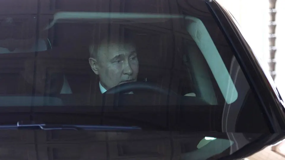 На рынке новых автомобилей в России усиливается влияние китайских брендов и локальная сборка на российских заводах, что влияет на цены и структуру импорта.